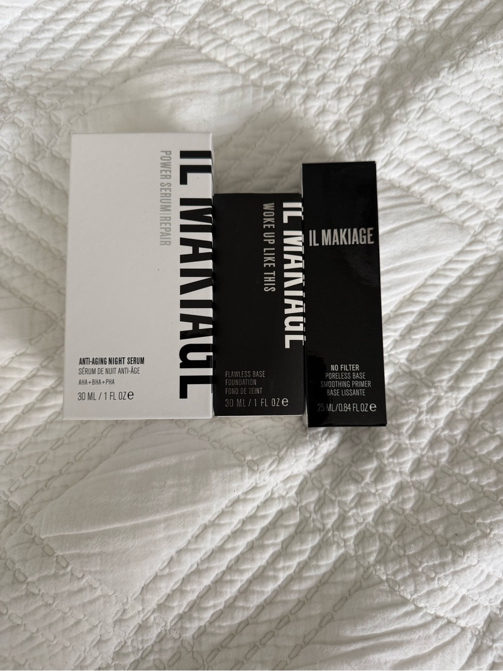 IL MAKIAGE Women Skincare Set - Serum, Primer and Foundation bundle.
